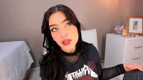Snapshot of alexa_thaylor_ chatting on 12.25.24 Alexa Thaylor online show from 12.25.24