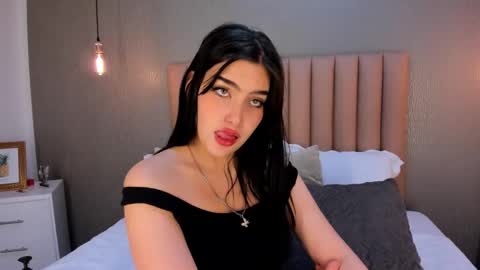 Snapshot of alexa_thaylor_ chatting on 12.31.24 Alexa Thaylor online show from 12.31.24