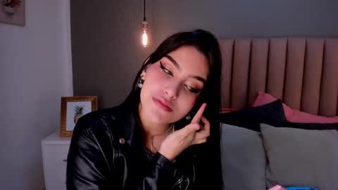 Snapshot of alexa_thaylor_ chatting on 02.10.25 Alexa Thaylor online show from 02.10.25