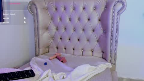 Snapshot of alexafoxy18 chatting on 02.07.25 ALEXA online show from 02.07.25