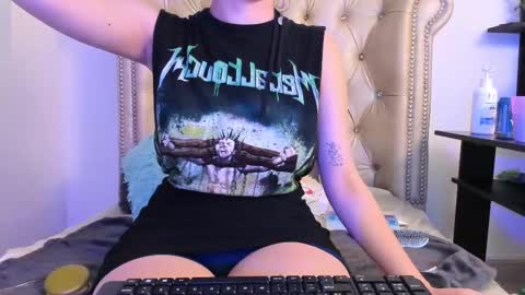 Snapshot of alexafoxy18 chatting on 02.20.25 ALEXA online show from 02.20.25