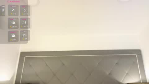 Snapshot of alexamadisson chatting on 11.26.25 Alexa online show from 11.26.25