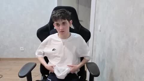 Snapshot of alexander_18_xxl chatting on 04.04.26 Alexander online show from 04.04.26