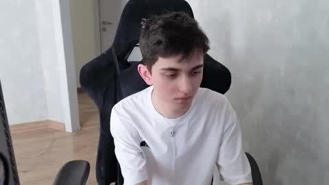 Snapshot of alexander_18_xxl chatting on 04.05.26 Alexander online show from 04.05.26