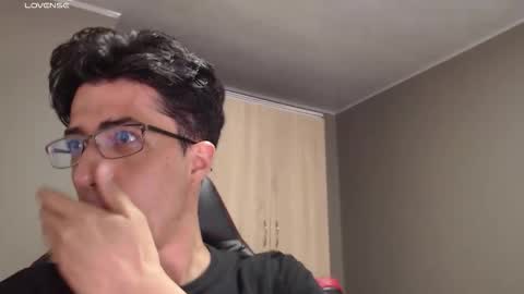 Snapshot of alexander_dimitri chatting on 11.26.25 Benji Alex online show from 11.26.25