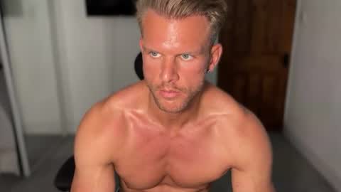 Snapshot of alexandersteelmuscle chatting on 07.10.26 Alexander Steel online show from 07.10.26
