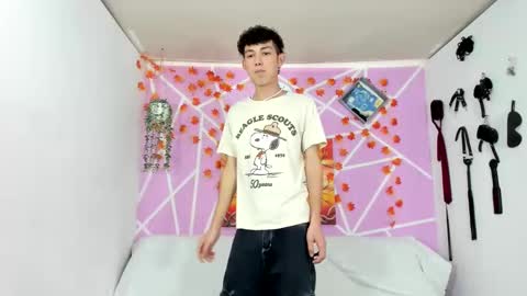 Snapshot of alexandluke1 chatting on 02.10.25 chicos hot online show from 02.10.25