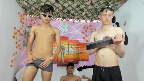 Snapshot of alexandluke1 chatting on 03.11.25 chicos hot online show from 03.11.25