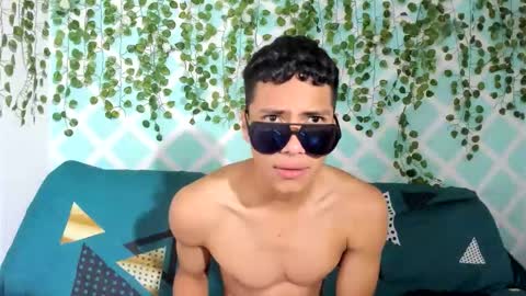 Snapshot of alexandluke1 chatting on 09.28.25 chicos hot online show from 09.28.25