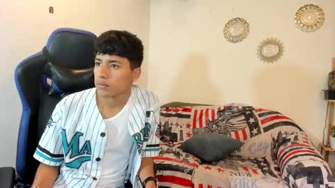 Snapshot of alexandluke1 chatting on 10.17.25 chicos hot online show from 10.17.25