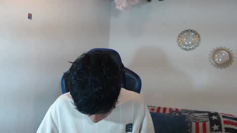 Snapshot of alexandluke1 chatting on 10.21.25 chicos hot online show from 10.21.25
