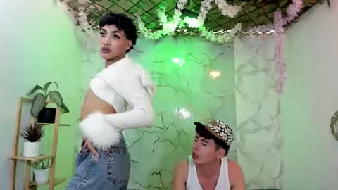 chicos hot online show from 04.18.26