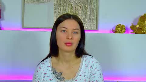 AlexandraBloom online show from 12.18.25