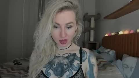 Snapshot of alexarush chatting on 10.17.25 alexarush online show from 10.17.25