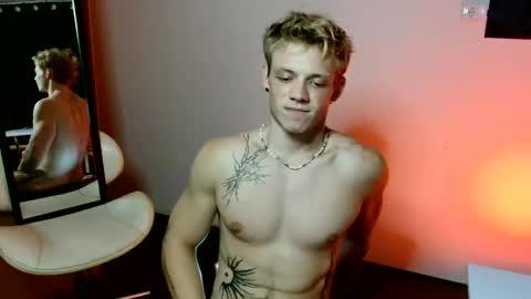 Snapshot of alexbarczukxxx chatting on 05.13.26 Alex Barczuk online show from 05.13.26
