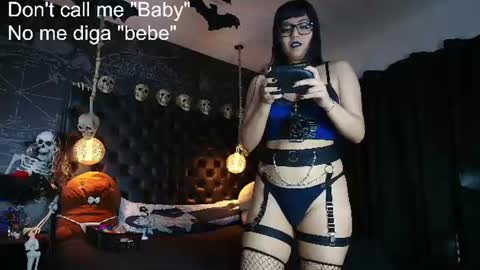 Snapshot of alexhoe_ chatting on 06.12.26 Alex online show from 06.12.26