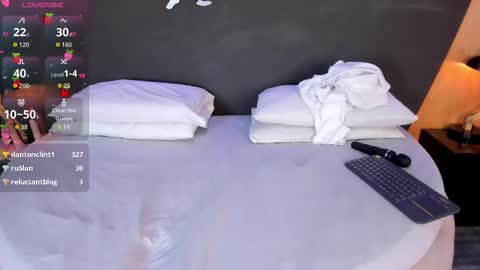 Alexia online show from 10.31.25