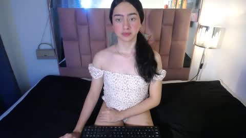 -- ALEXIS -- online show from 10.11.25