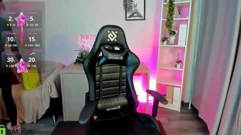 Snapshot of alexisl0ve chatting on 11.12.25 Alexis Mon Tue Wed Thu Fri 7 GMT 0100am-0700am online show from 11.12.25