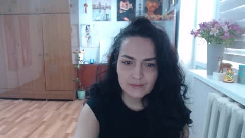 Snapshot of alexismillers chatting on 04.20.26 AlexisMillers online show from 04.20.26