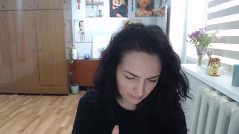 Snapshot of alexismillers chatting on 04.25.26 AlexisMillers online show from 04.25.26