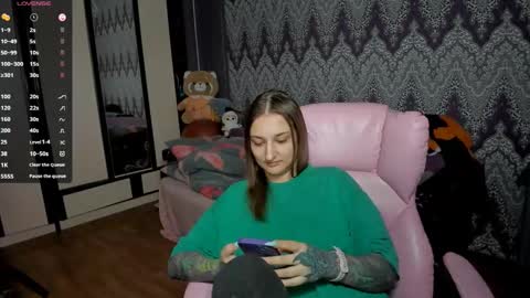 Snapshot of alexracc00n chatting on 12.09.24 Alex online show from 12.09.24