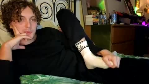 Snapshot of alexrhodesxxx chatting on 12.11.24 Alex online show from 12.11.24