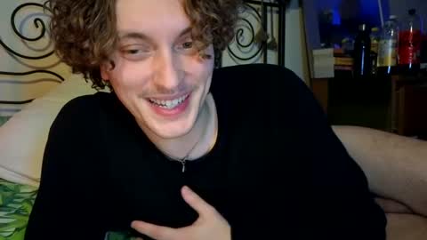 Snapshot of alexrhodesxxx chatting on 12.14.24 Alex online show from 12.14.24