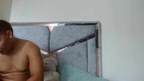 Snapshot of alexvsluisa chatting on 03.03.26 alex y luisa online show from 03.03.26