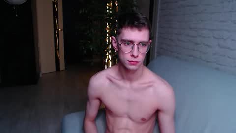 Snapshot of alfie_evanss chatting on 10.22.25 Alfie online show from 10.22.25