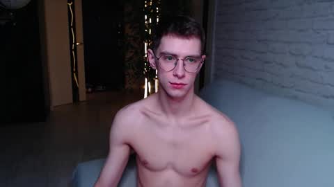 Snapshot of alfie_evanss chatting on 11.01.25 Alfie online show from 11.01.25