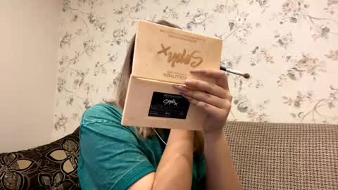 Kate online show from 10.21.25