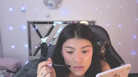 Carolina Join The Fan Club  online show from 11.20.25