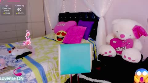 Snapshot of aliana_ross chatting on 02.24.25 aliana_ross online show from 02.24.25