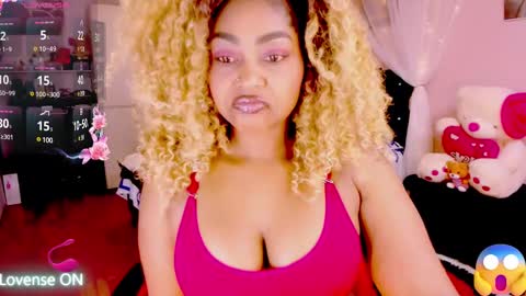 Snapshot of aliana_ross chatting on 03.10.25 aliana_ross online show from 03.10.25