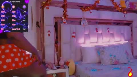 Snapshot of aliana_ross chatting on 12.14.25 aliana_ross online show from 12.14.25