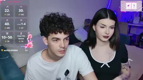 Snapshot of alice118james chatting on 10.03.25 alice and james online show from 10.03.25