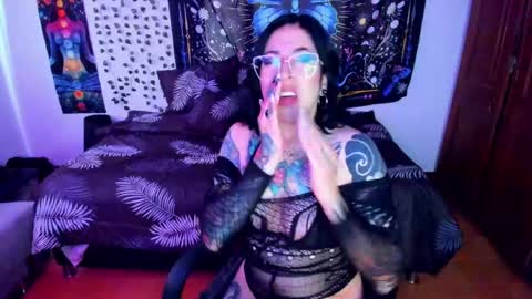 Snapshot of alice666f chatting on 04.25.26 ALiCE ROSE online show from 04.25.26