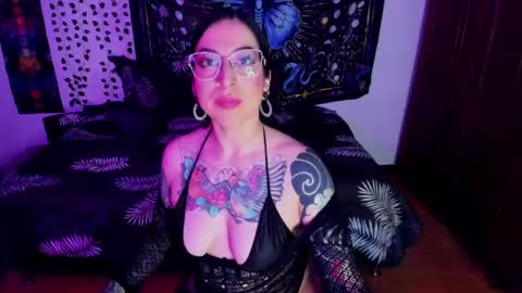 Snapshot of alice666f chatting on 05.13.26 ALiCE ROSE online show from 05.13.26