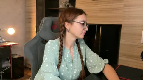 Hey Im Alice  online show from 10.17.25