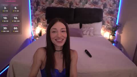 Snapshot of alice_arwen_ chatting on 11.24.25 Alice online show from 11.24.25