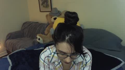 Snapshot of alice_asks chatting on 12.07.24 Alice Asks online show from 12.07.24