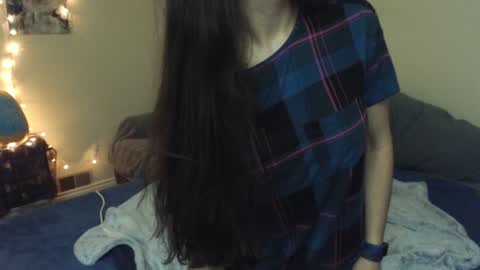 Snapshot of alice_asks chatting on 12.14.24 Alice Asks online show from 12.14.24