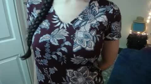 Snapshot of alice_asks chatting on 11.14.25 Alice Asks online show from 11.14.25