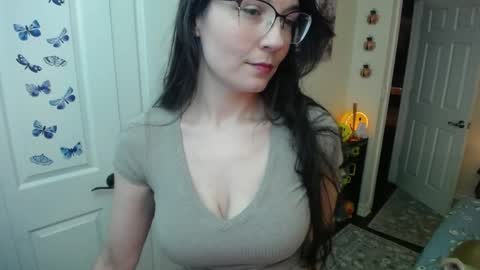 Snapshot of alice_asks chatting on 05.24.26 Alice Asks online show from 05.24.26