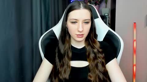 Snapshot of alice_bailey chatting on 10.31.25 Alice online show from 10.31.25