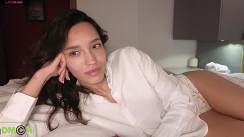 Snapshot of alice_bane chatting on 01.04.25 A R Y A  T I A online show from 01.04.25