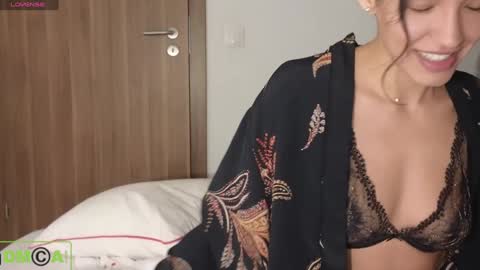 Snapshot of alice_bane chatting on 01.05.25 A R Y A  T I A online show from 01.05.25