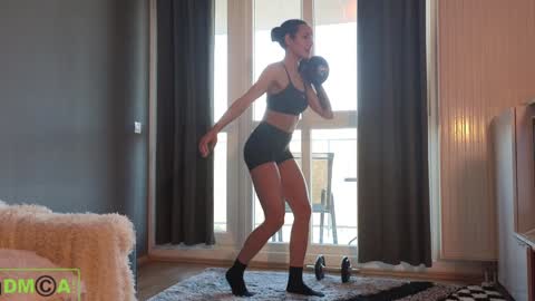 Snapshot of alice_bane chatting on 01.06.25 A R Y A  T I A online show from 01.06.25