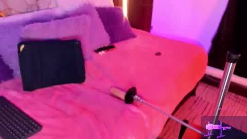 Mey online show from 12.19.25